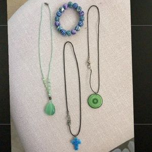@zxydias TRADE Vintage jewelry bundle!